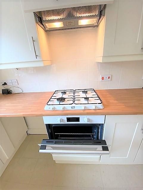 Property photo 3 of 11 Cooker.Jpg