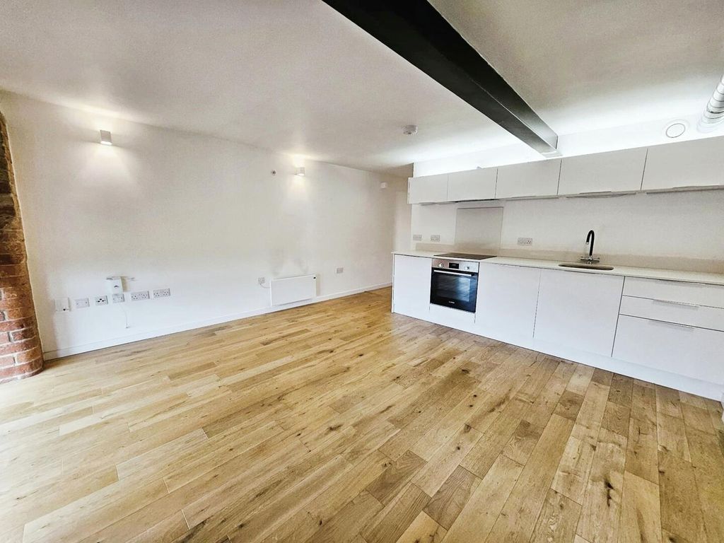 Property photo 2 of 14 Kitchen