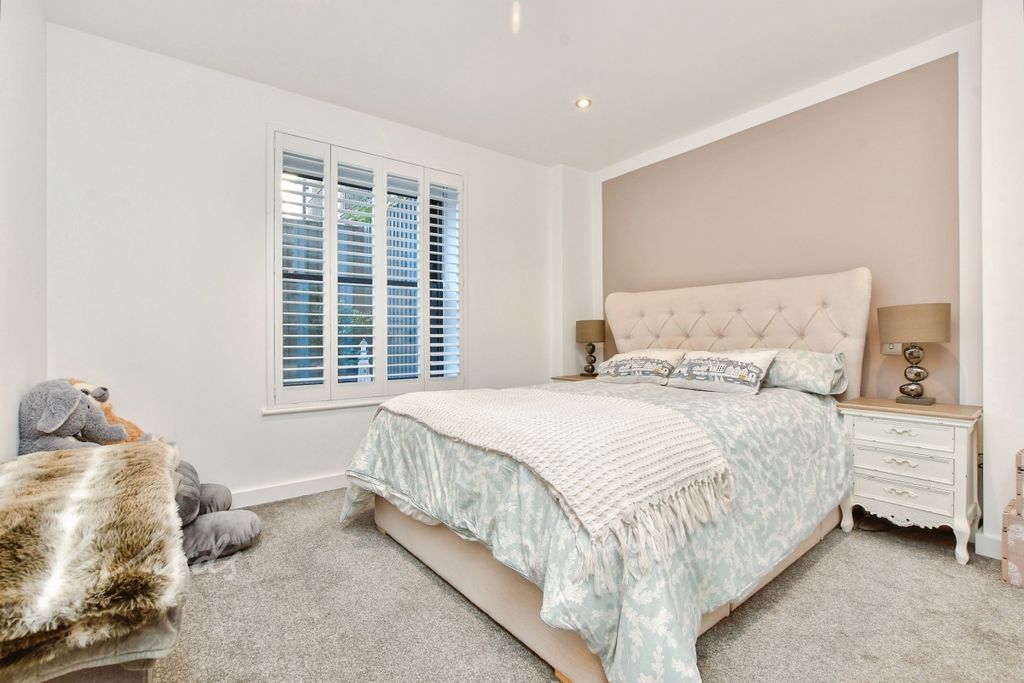 Property photo 3 of 13 Queen Bed 1 Use