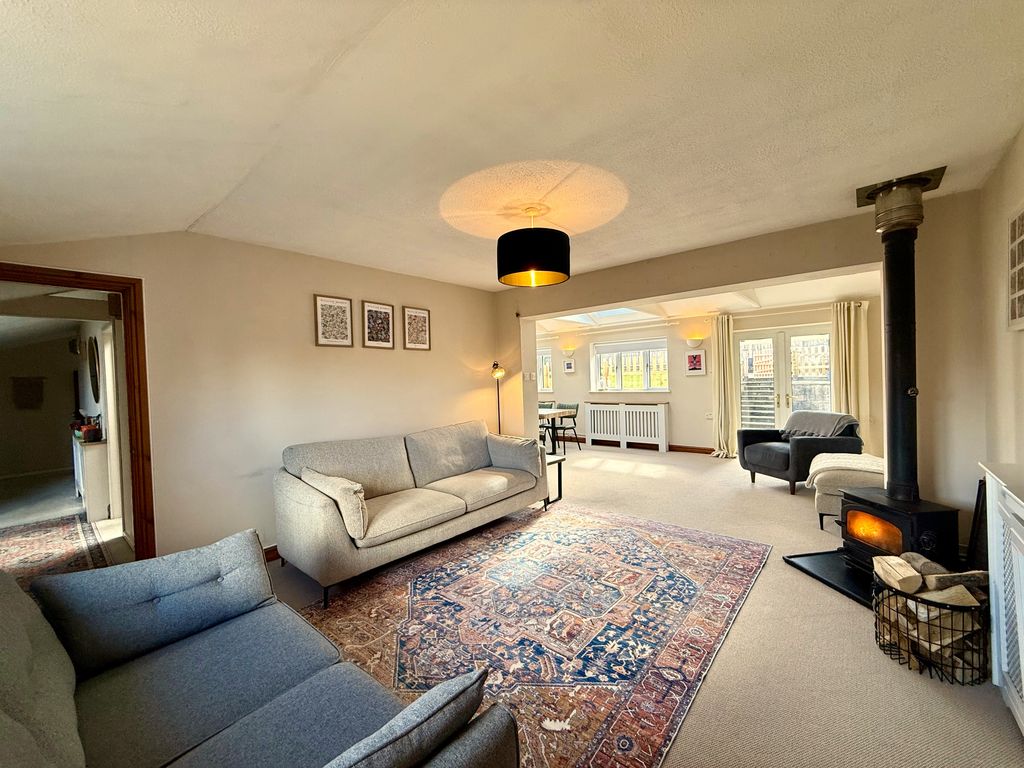 Property photo 3 of 17 Sitting Room