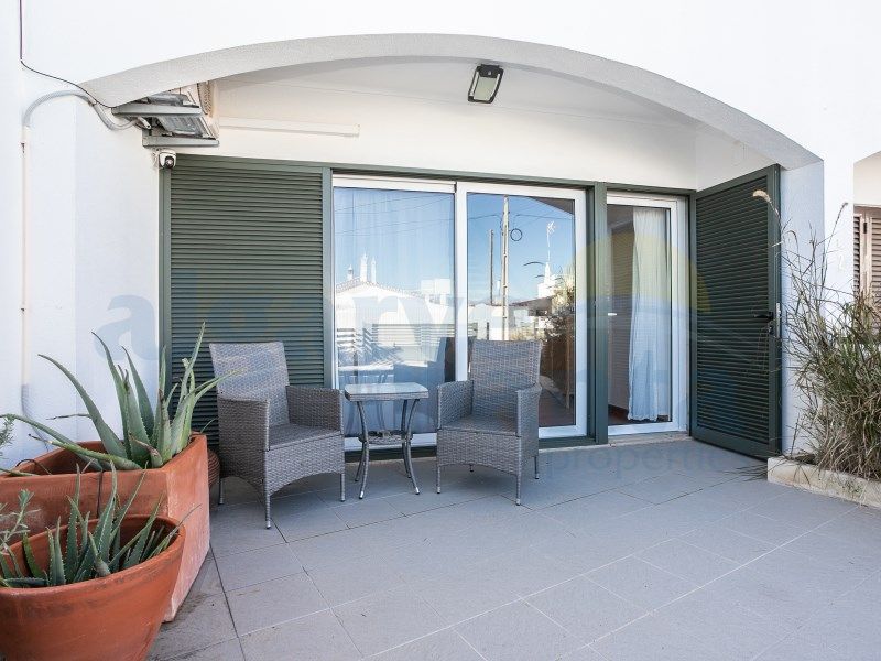 Property photo 2 of 27