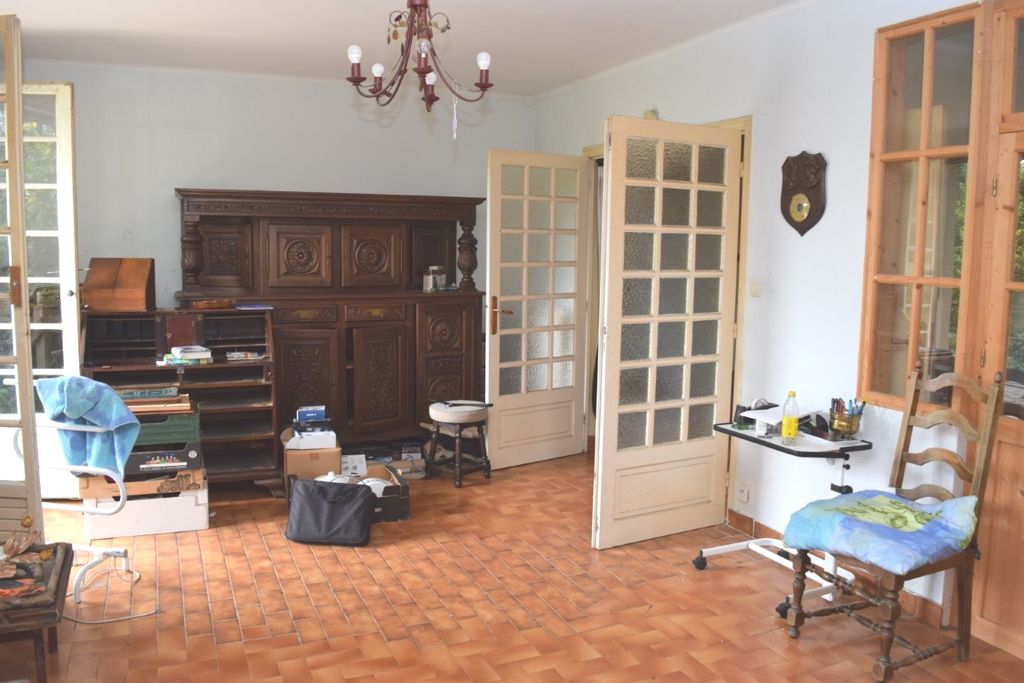 Property photo 3 of 11