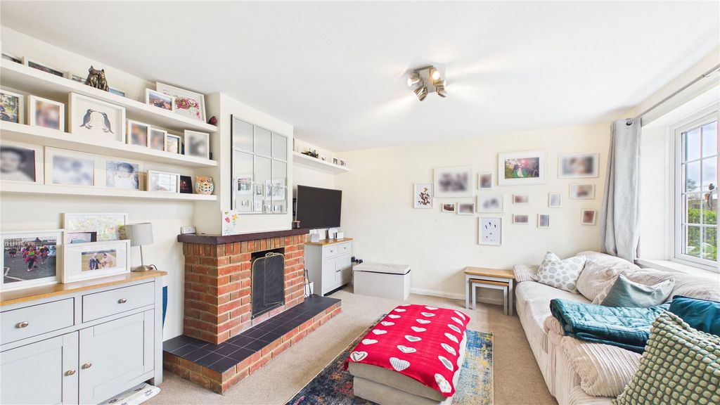 Property photo 3 of 17 Picture 3