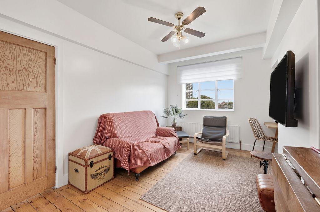 Property photo 3 of 16 Photo 16