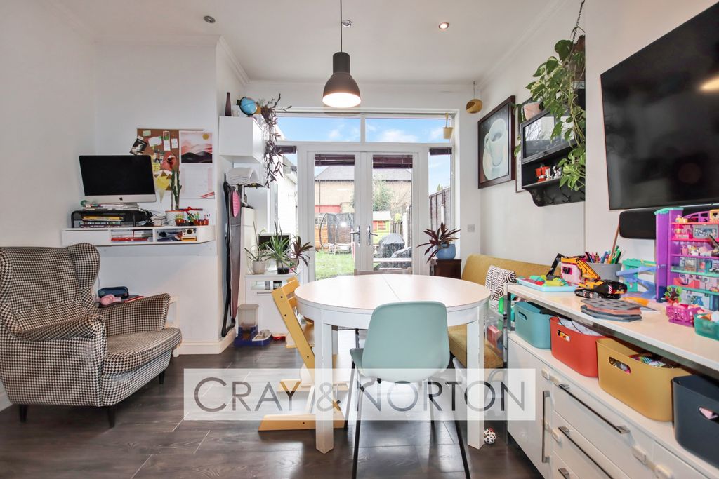 Property photo 2 of 10 Photo 6