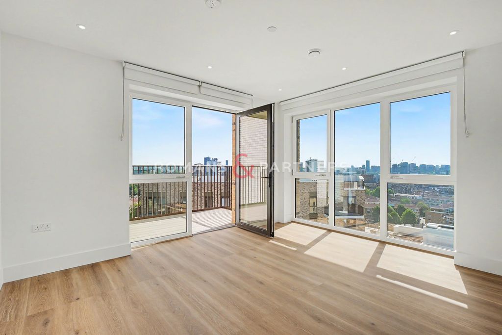 Property photo 1 of 29