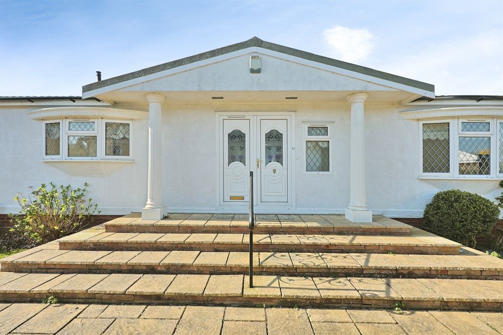 Property photo 2 of 20