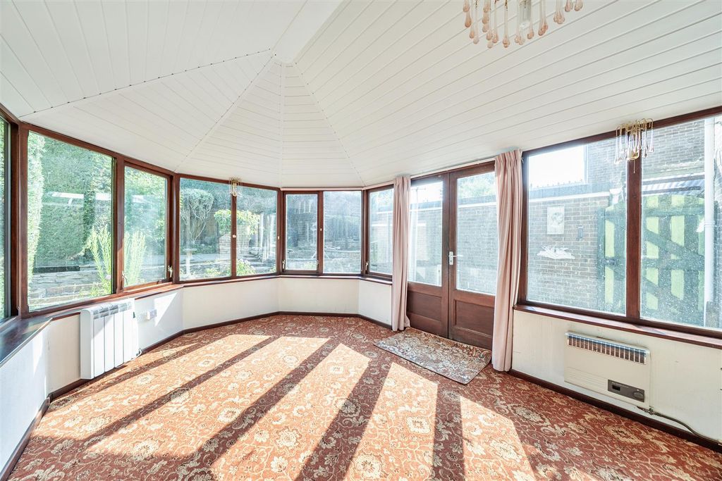 Property photo 3 of 16 Conservatory