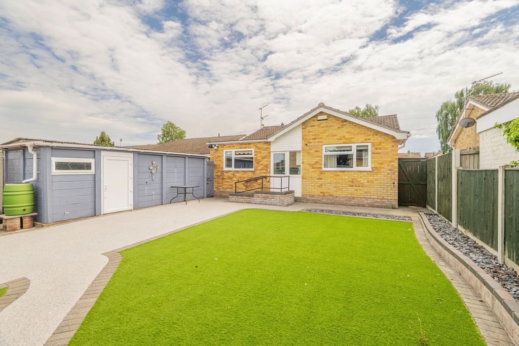 Property photo 2 of 16