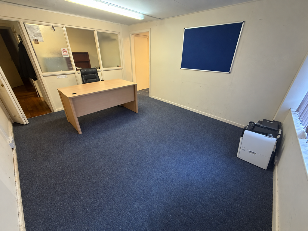 Property photo 2 of 5 Office