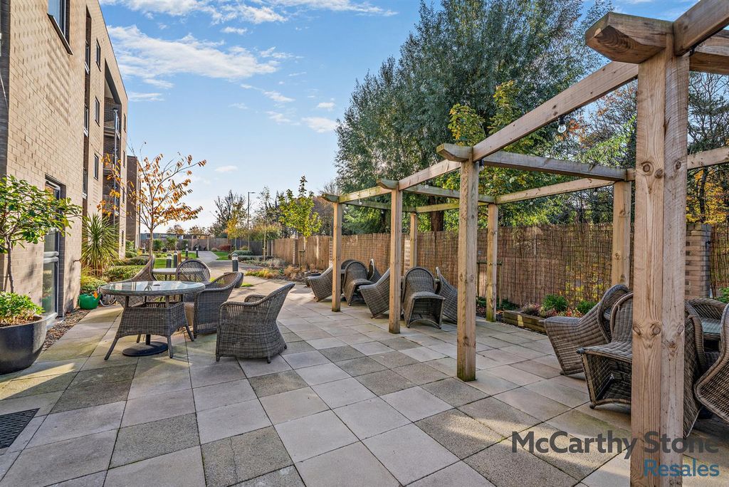 Property photo 3 of 10 8670764-Exterior01-800.Jpg