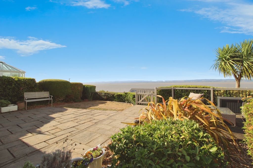 Property photo 1 of 21 Front Garden