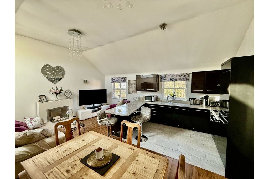 Property photo 2 of 8 Kitchen/Diner
