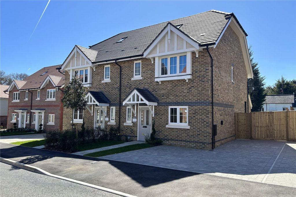 Property photo 1 of 10 External