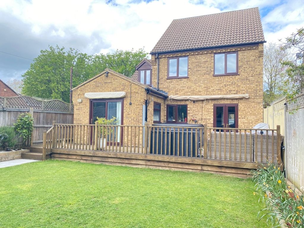 Property photo 2 of 18