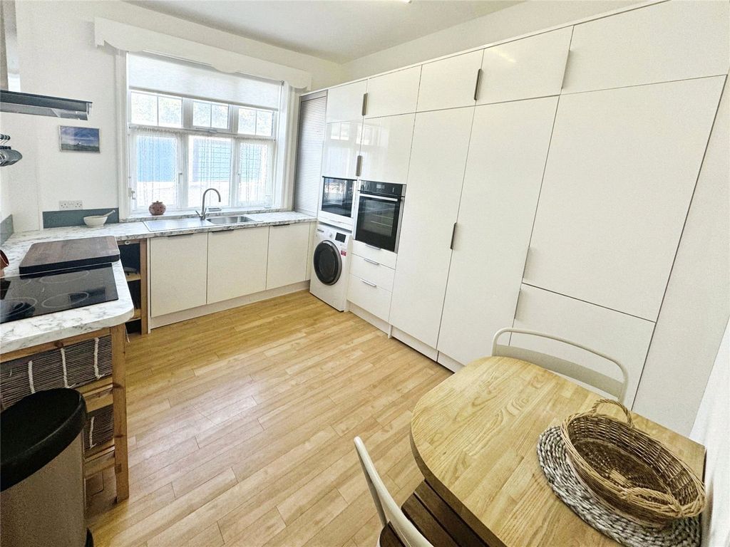 Property photo 2 of 11 Kitchen/Diner