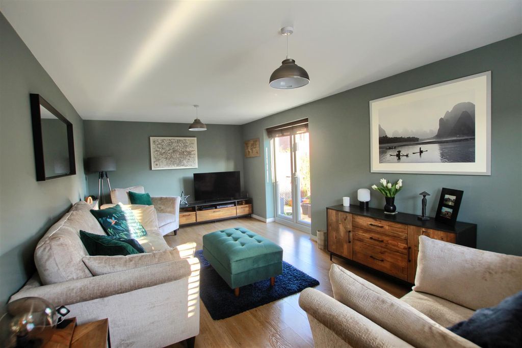 Property photo 2 of 20 Kn7.Jpg