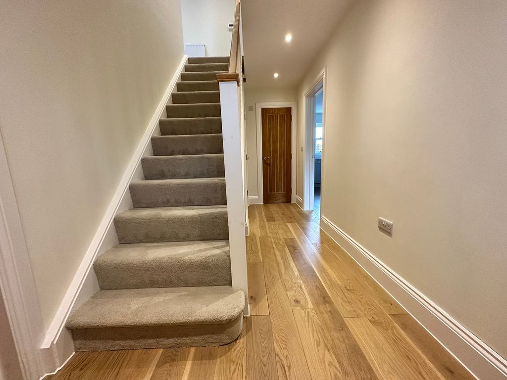 Property photo 2 of 29