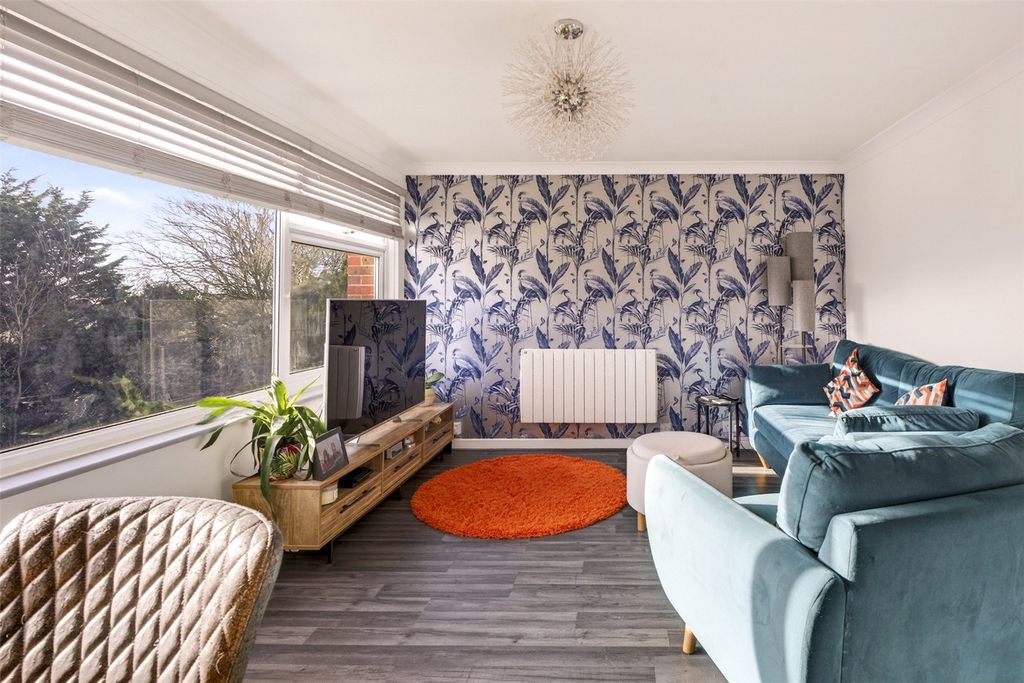 Property photo 2 of 27 Picture No. 19