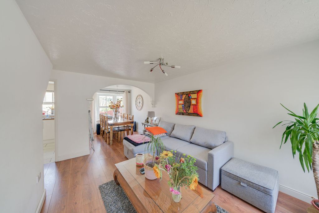 Property photo 2 of 19