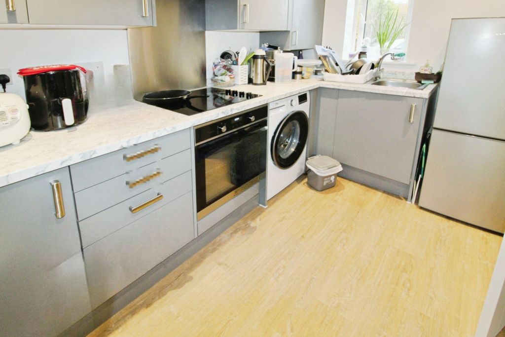 Property photo 2 of 9