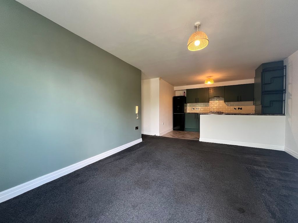 Property photo 3 of 10 Lounge