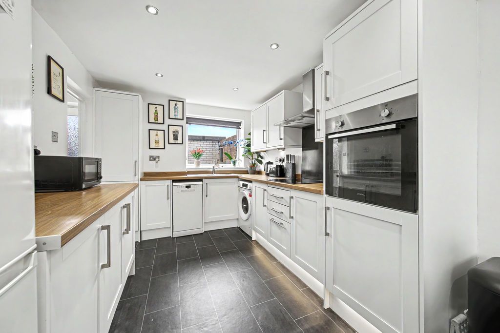 Property photo 2 of 29 Kitchen Diner