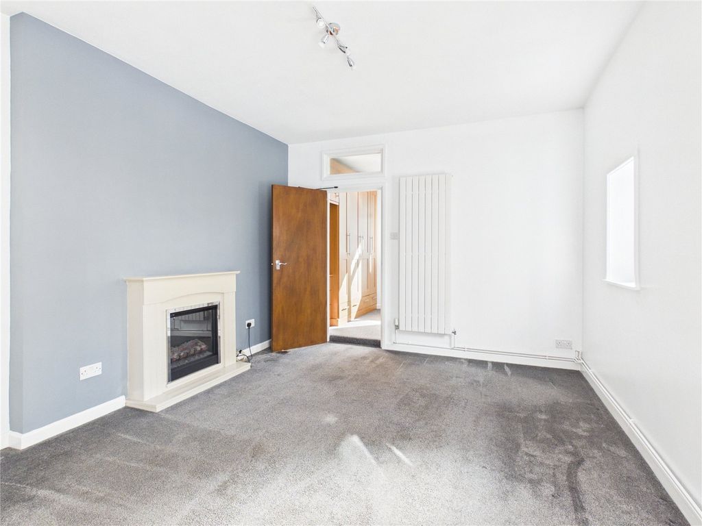 Property photo 3 of 10 Picture No. 12