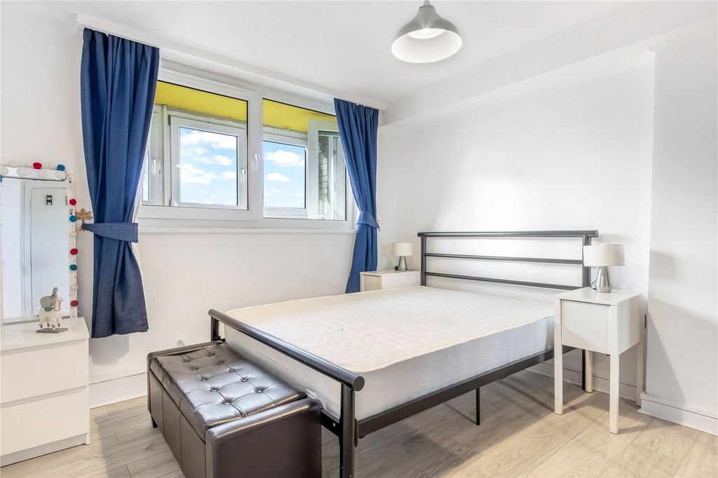 Property photo 3 of 17 Picture No. 02