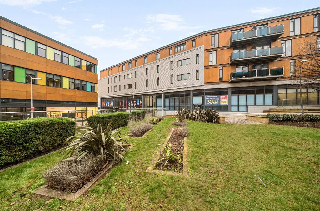 Property photo 1 of 9 1406728-1-697B721...