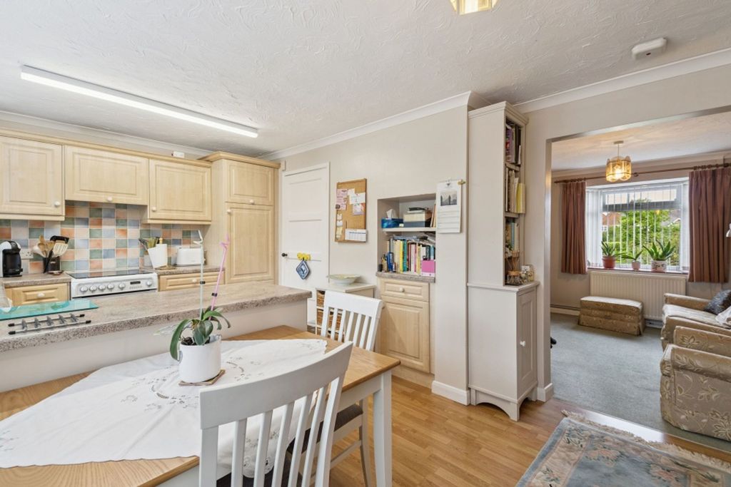 Property photo 2 of 14 Photo 4