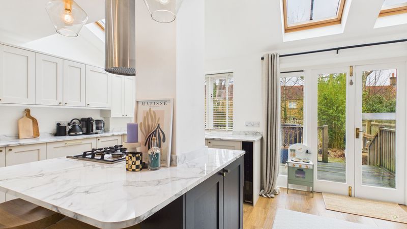 Property photo 3 of 27 Photo 11