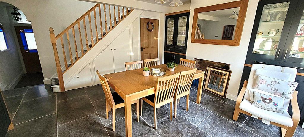 Property photo 3 of 22