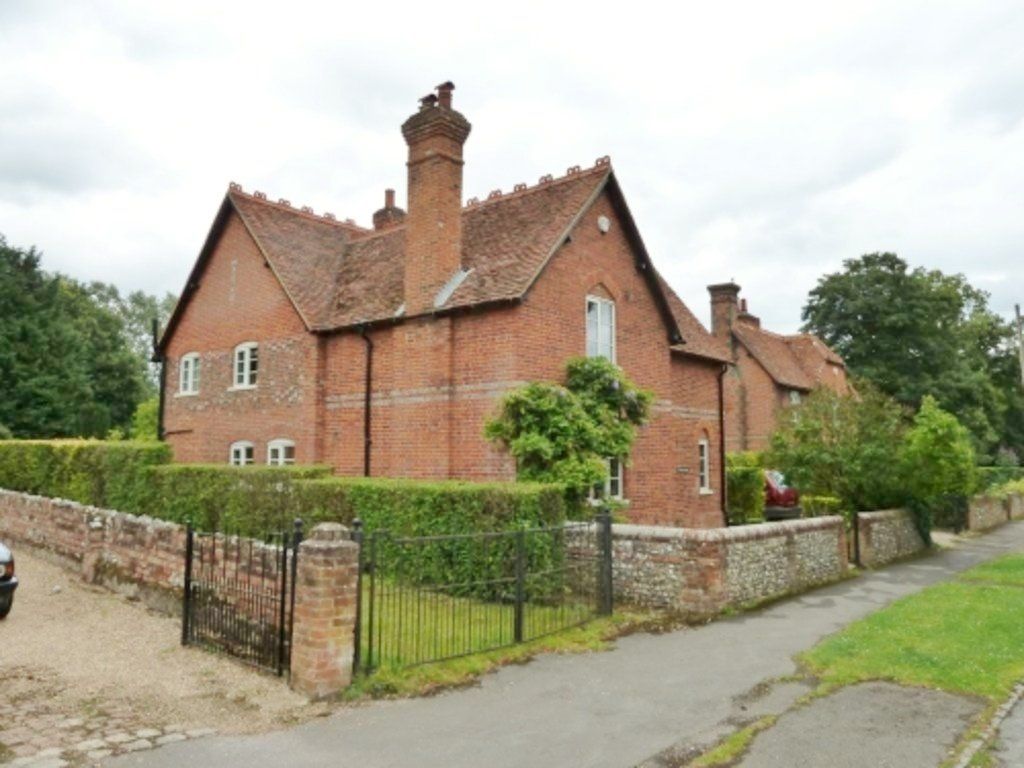 Property photo 1 of 29 4 Bed Detached House To Rent Church Road, Little Marlow Sl7