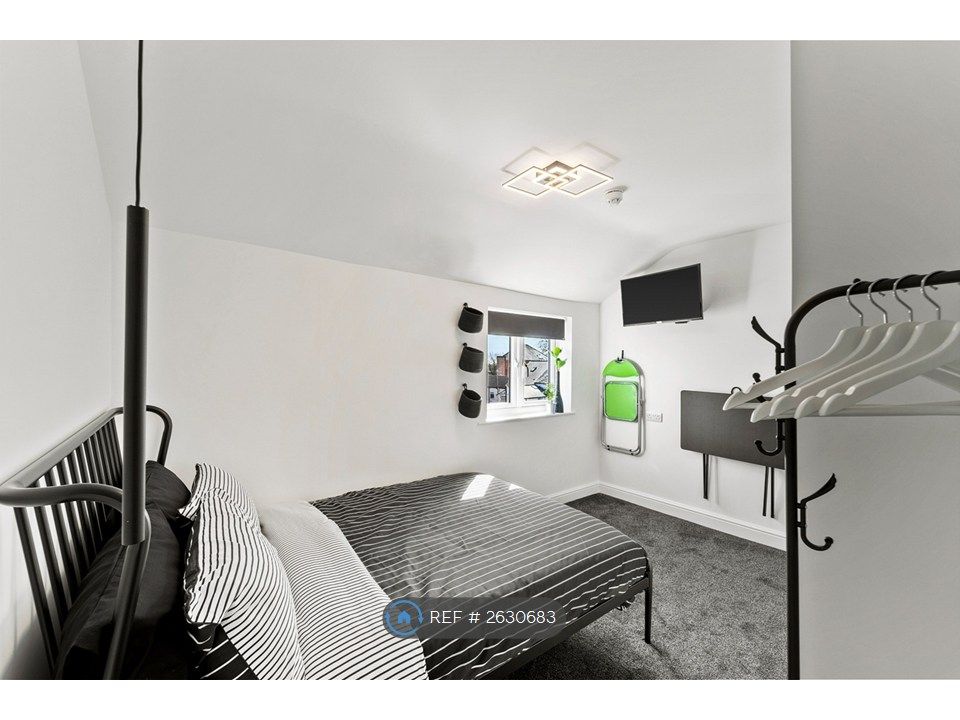 Property photo 1 of 12 Room 6