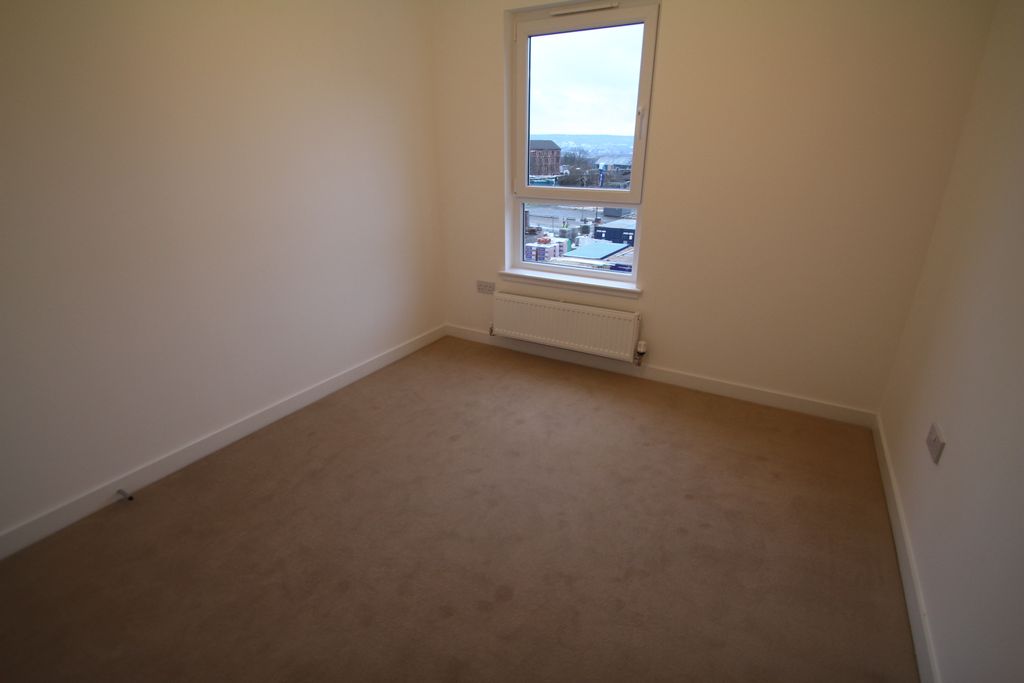 Property photo 3 of 10 Bedroom