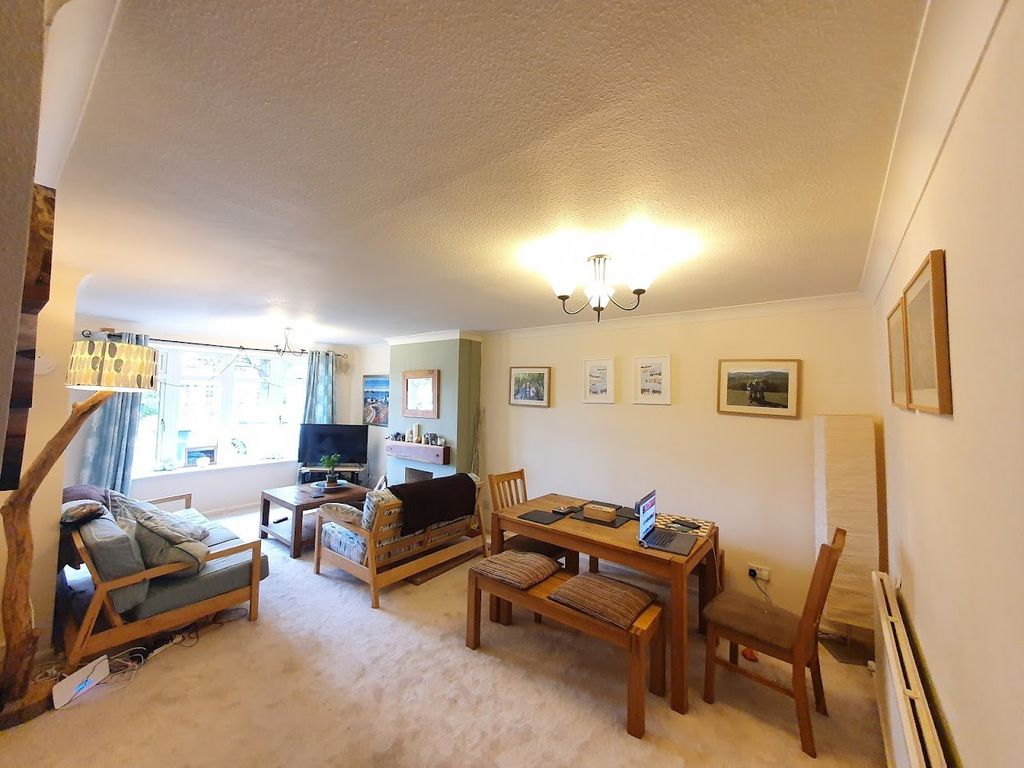 Property photo 2 of 6 Living Room