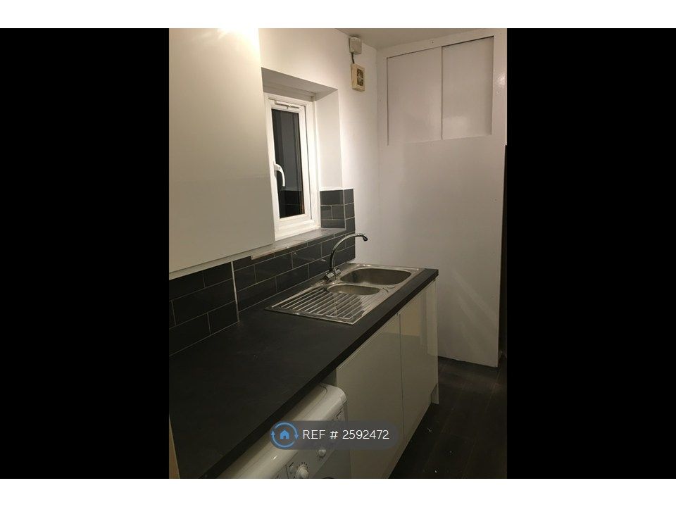 Property photo 2 of 17 Kitchen