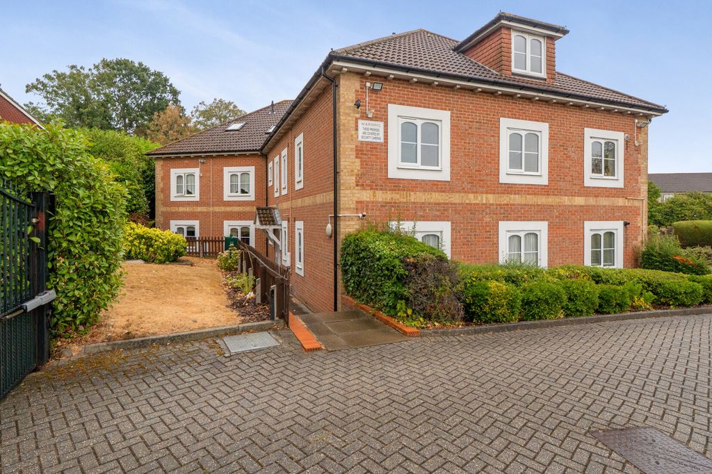 Property photo 1 of 16 External