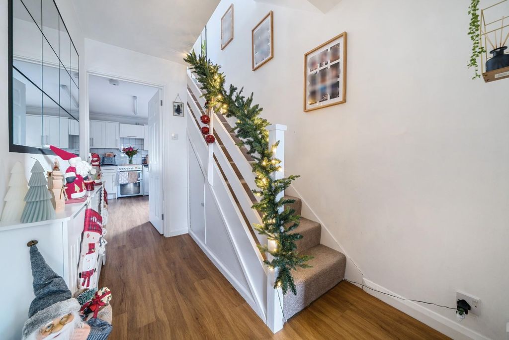 Property photo 2 of 13 1-692Ed26c46379-1386343-23-692Eb25E90785-1.Jpg