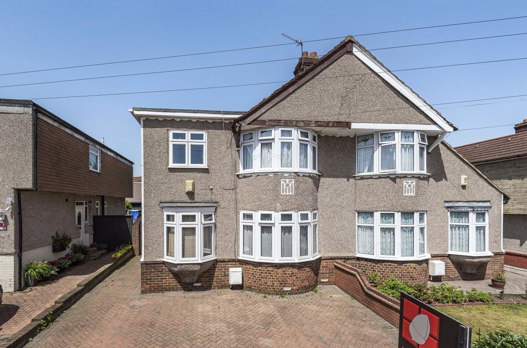 Property photo 1 of 12 External