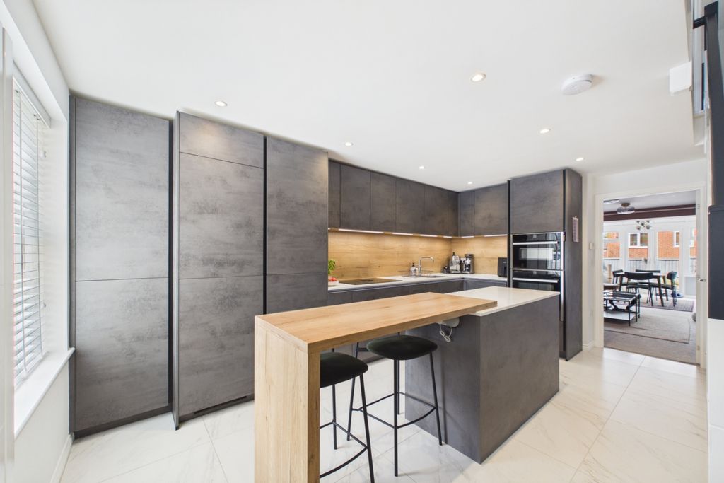 Property photo 3 of 14 Kitchen Diner