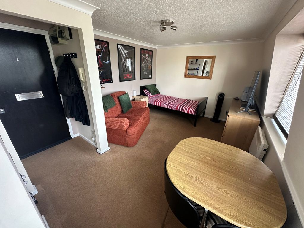 Property photo 2 of 7 4413493