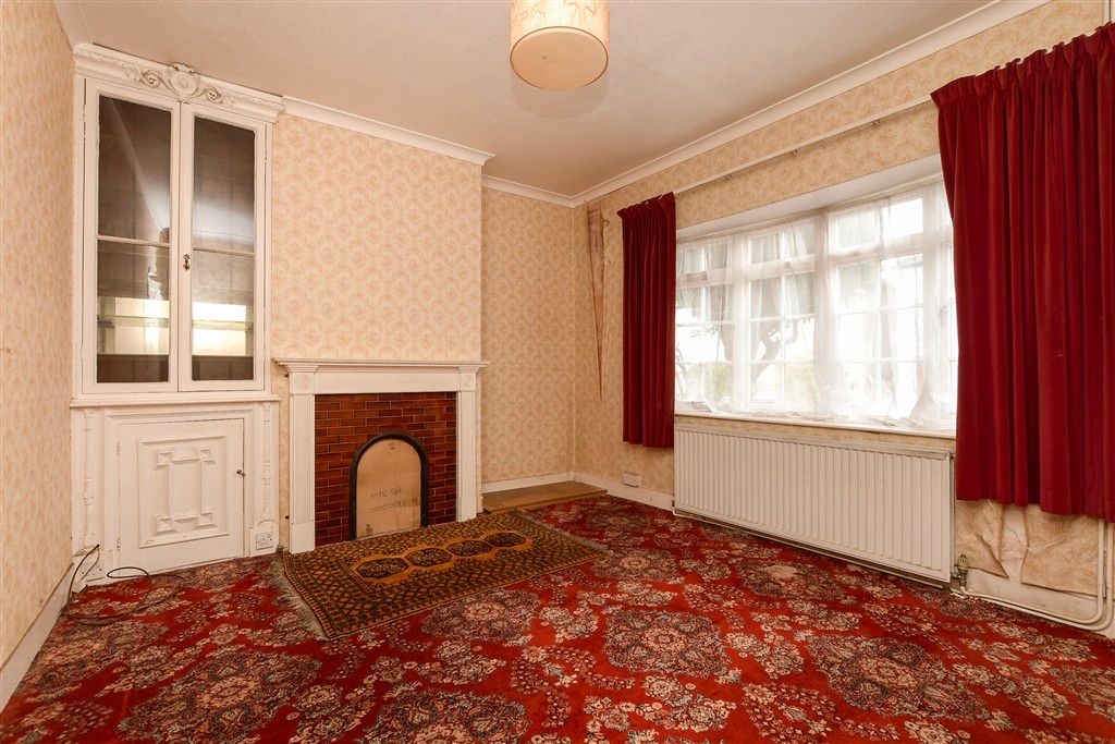 Property photo 3 of 15 Sitting Room