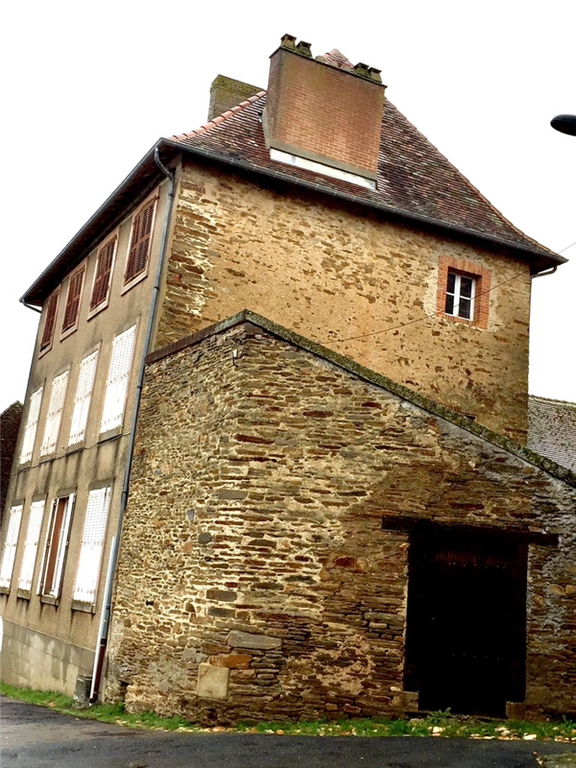 Property photo 2 of 18 Side Elevation Showing Walled Courtyard.