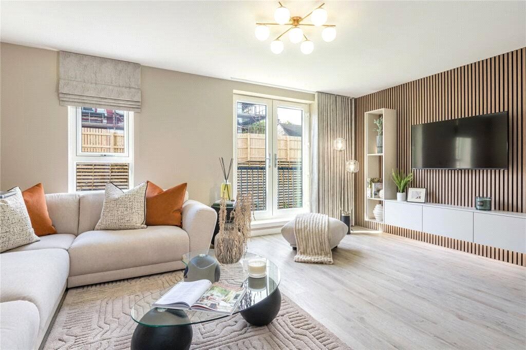 Property photo 3 of 17 Lounge