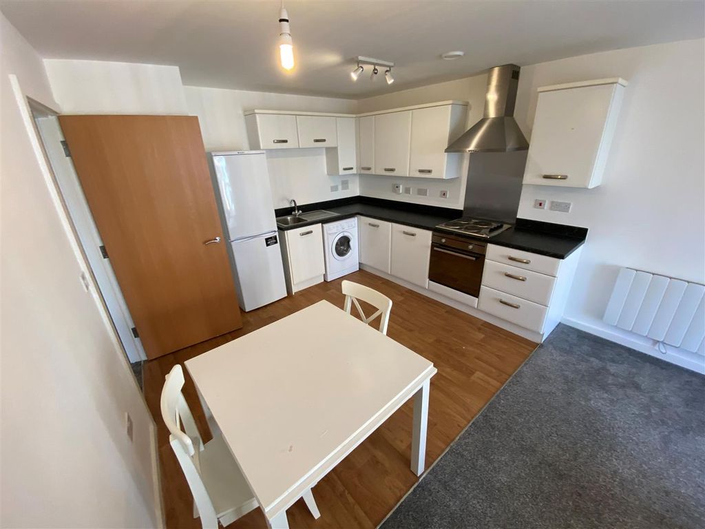 Property photo 3 of 8