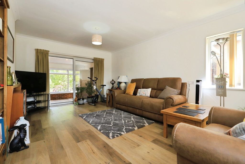 Property photo 2 of 21 Pbox-Img.Jpg