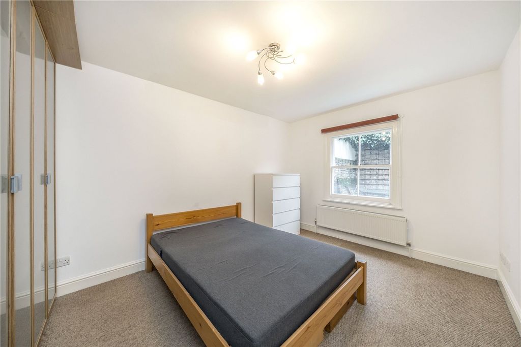 Property photo 3 of 5 Picture No. 12