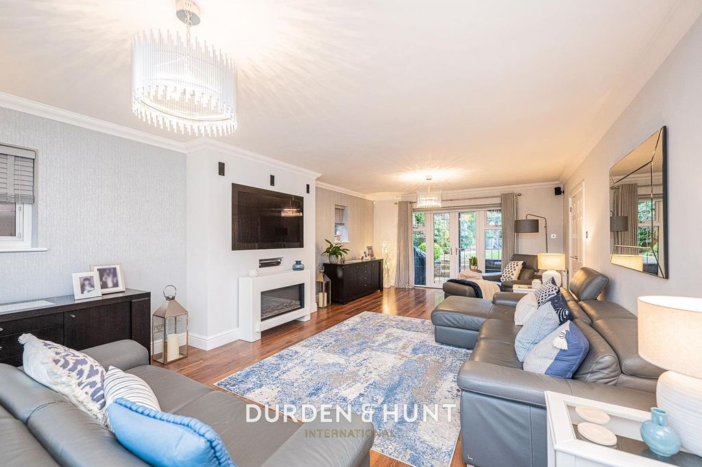 Property photo 2 of 37 Plucketts-43.Jpg